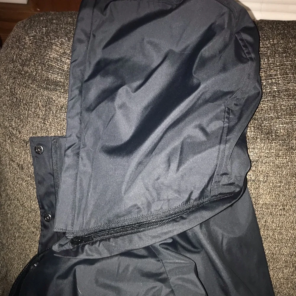 Weatherproof jacket - Picture 10 of 16